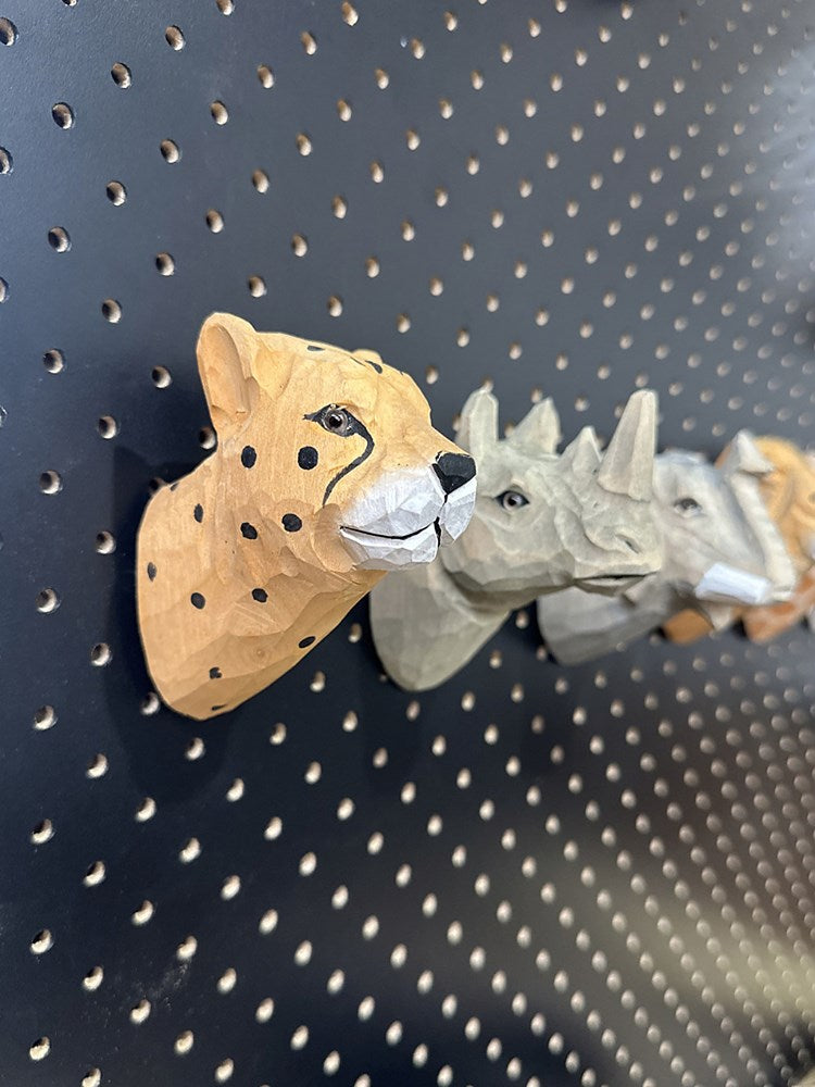 Animal Hand-carved Hook - Cheetah