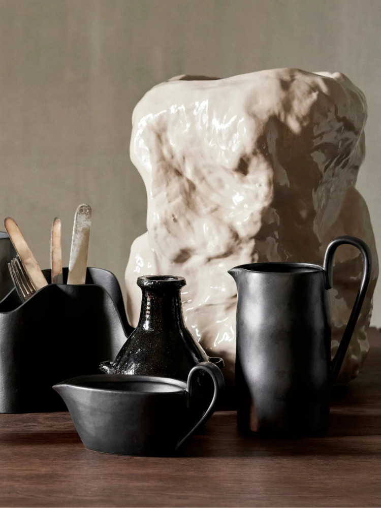 Flow Sauce Boat - Black
