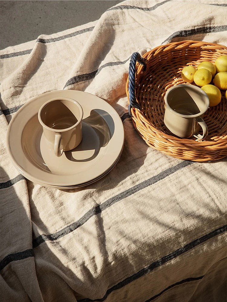Yard Picnic - Set of 8 - Cashmere (Sample)