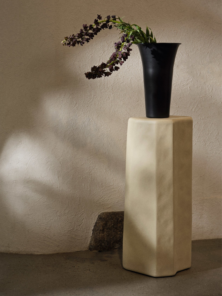 Spun Alu Vase - Blackened Aluminium (Sample)