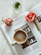 Flow Mug with Saucer - Off-white Speckle