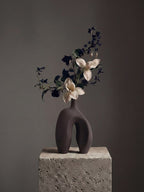 Ni Vase, Medio - Chocolate Brown