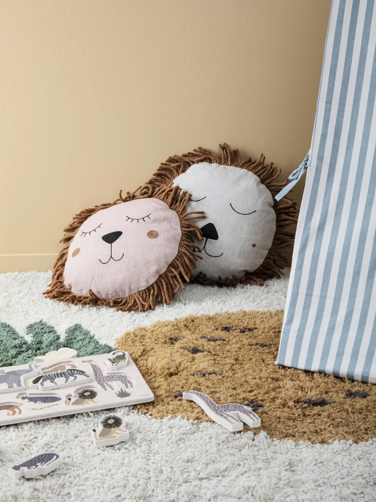 Safari Cushion - Lion - Dusty Rose